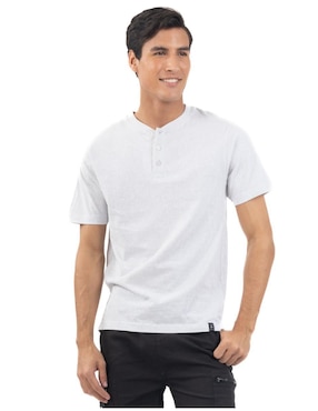 Playera Quarry cuello henley para hombre