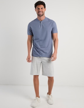 Playera JBE cuello henley para hombre