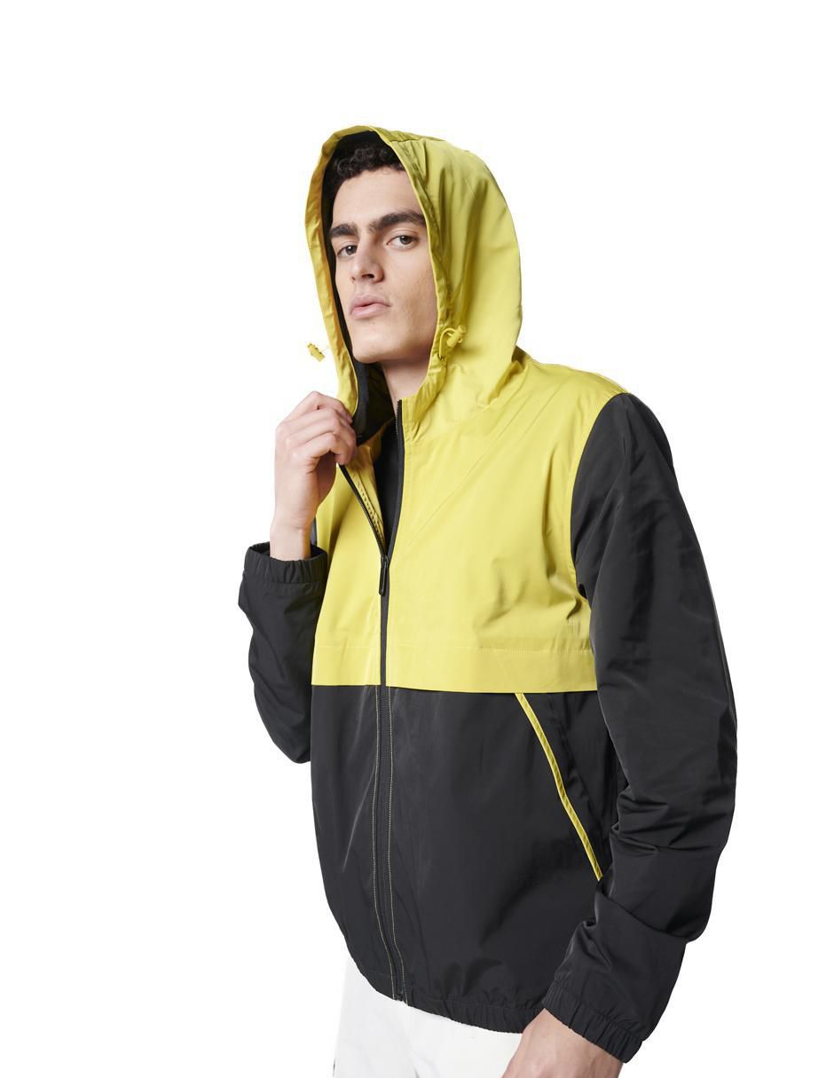 Chamarra con capucha para hombre