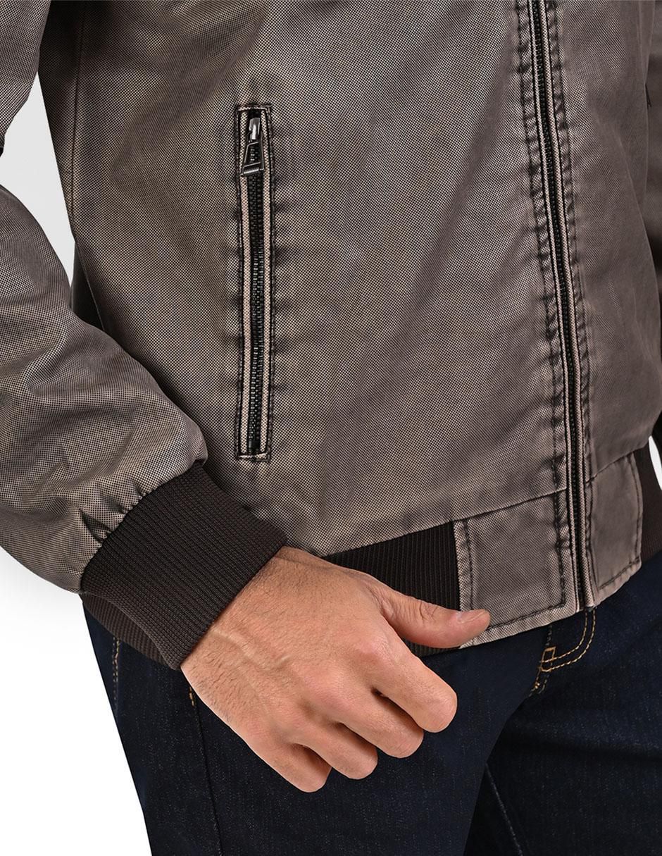 Chamarra impermeable con bolsillos para hombre 5