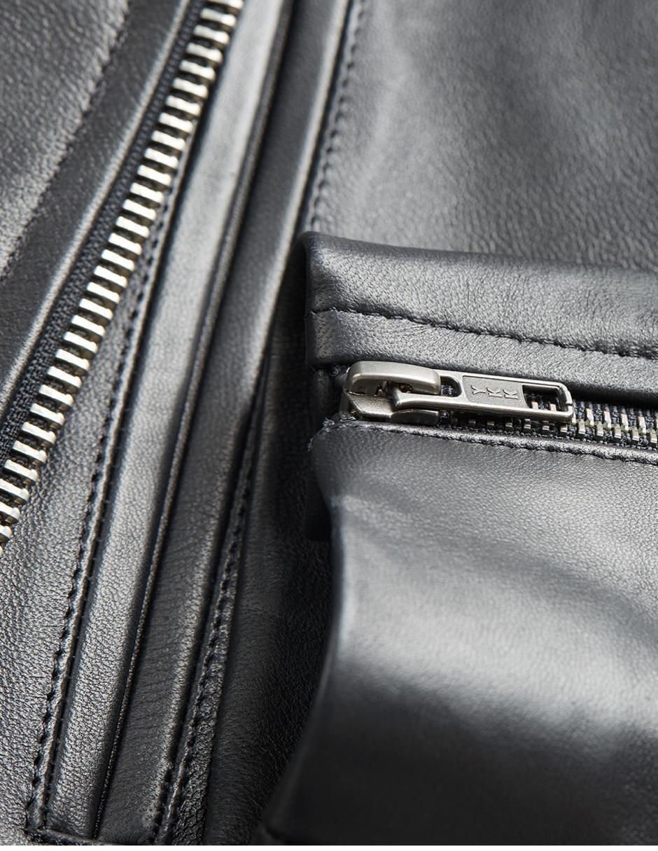 Chamarra impermeable de piel para hombre 6