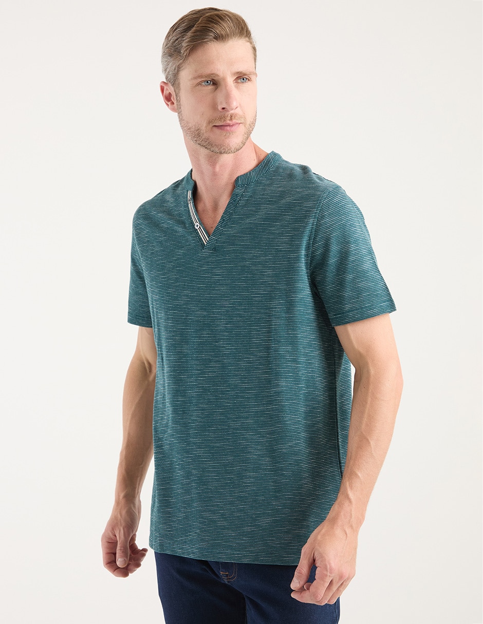 Playera cuello henley para hombre