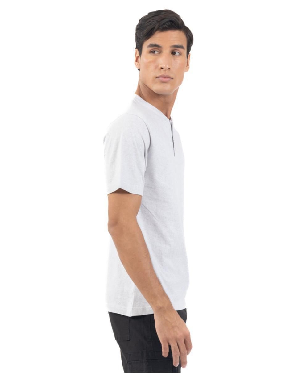 Playera cuello henley para hombre 7