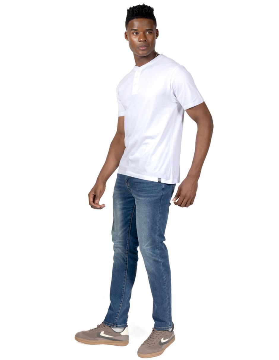 Playera basic cuello henley para hombre 4