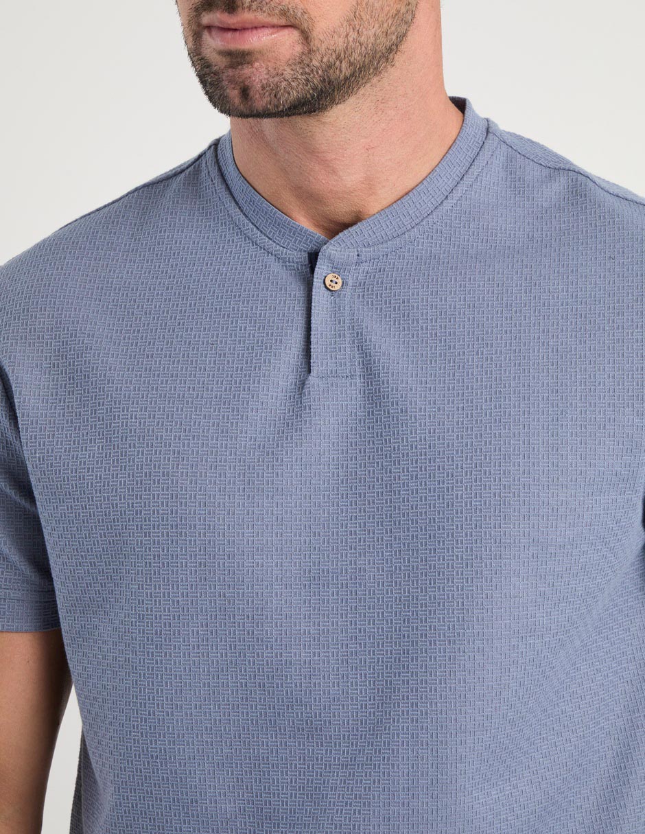 Playera cuello henley para hombre 4