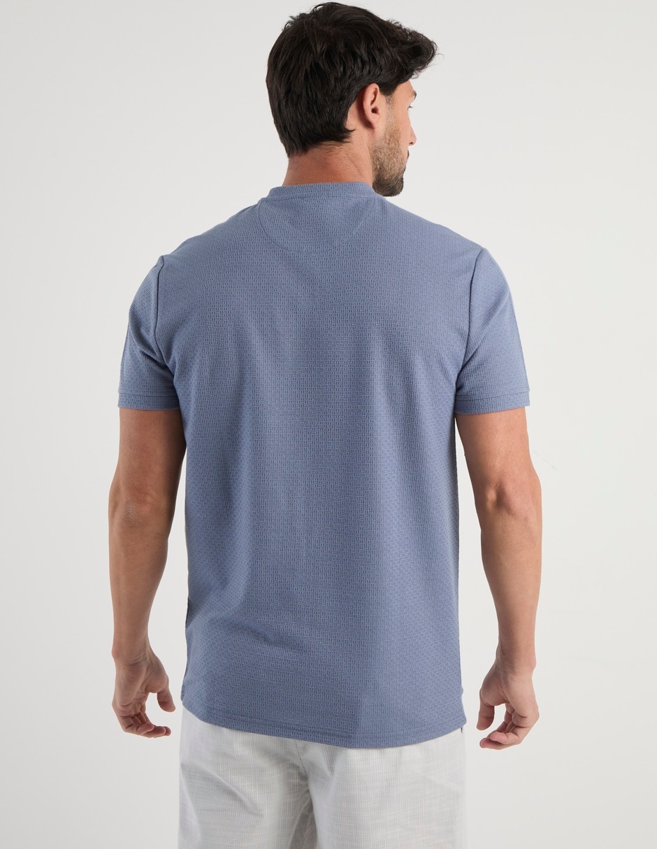 Playera cuello henley para hombre 6
