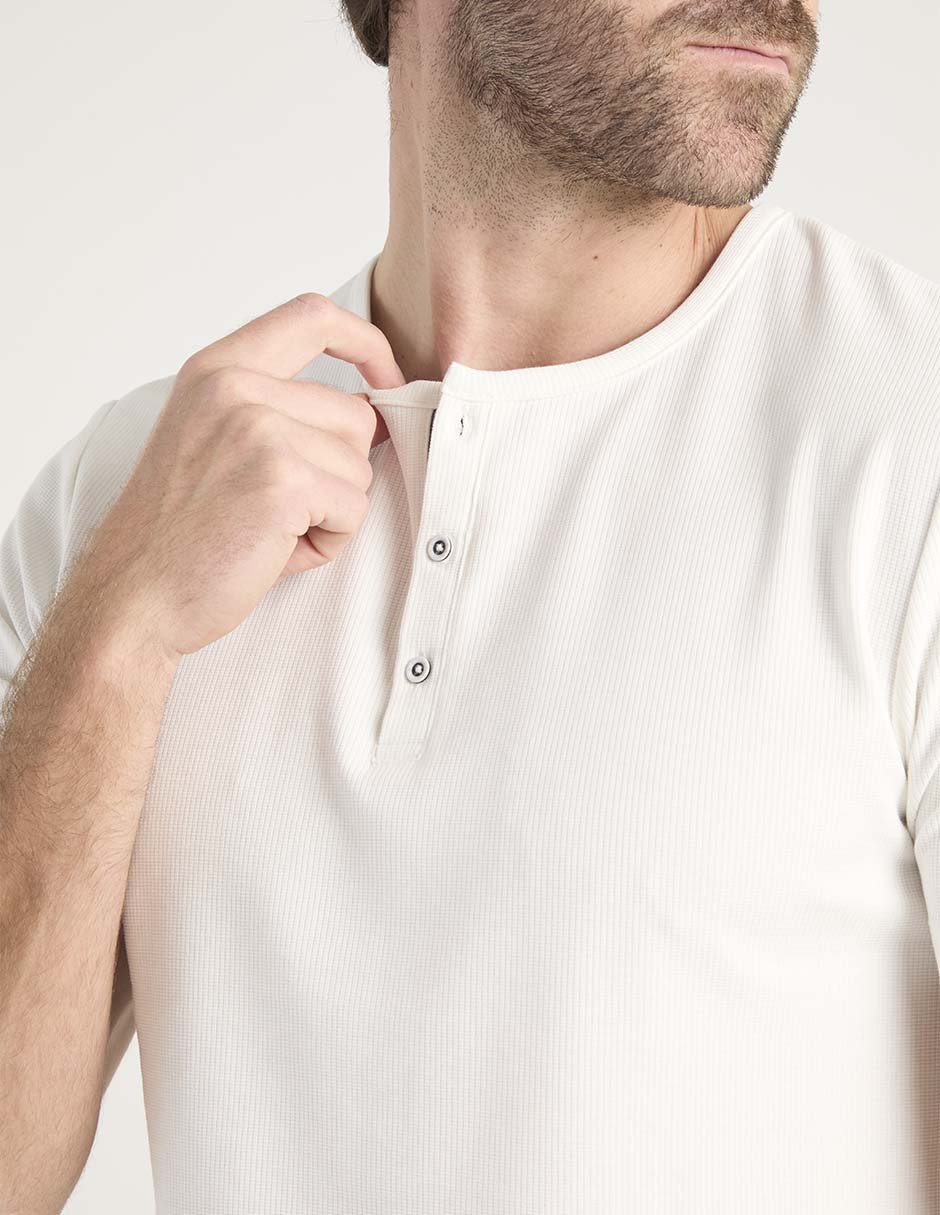 Playera cuello henley para hombre 4