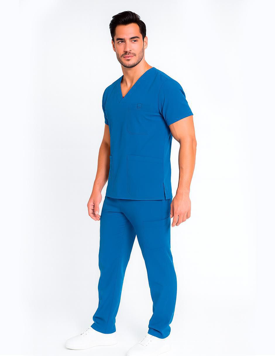 Uniforme estilo relajado para hombre