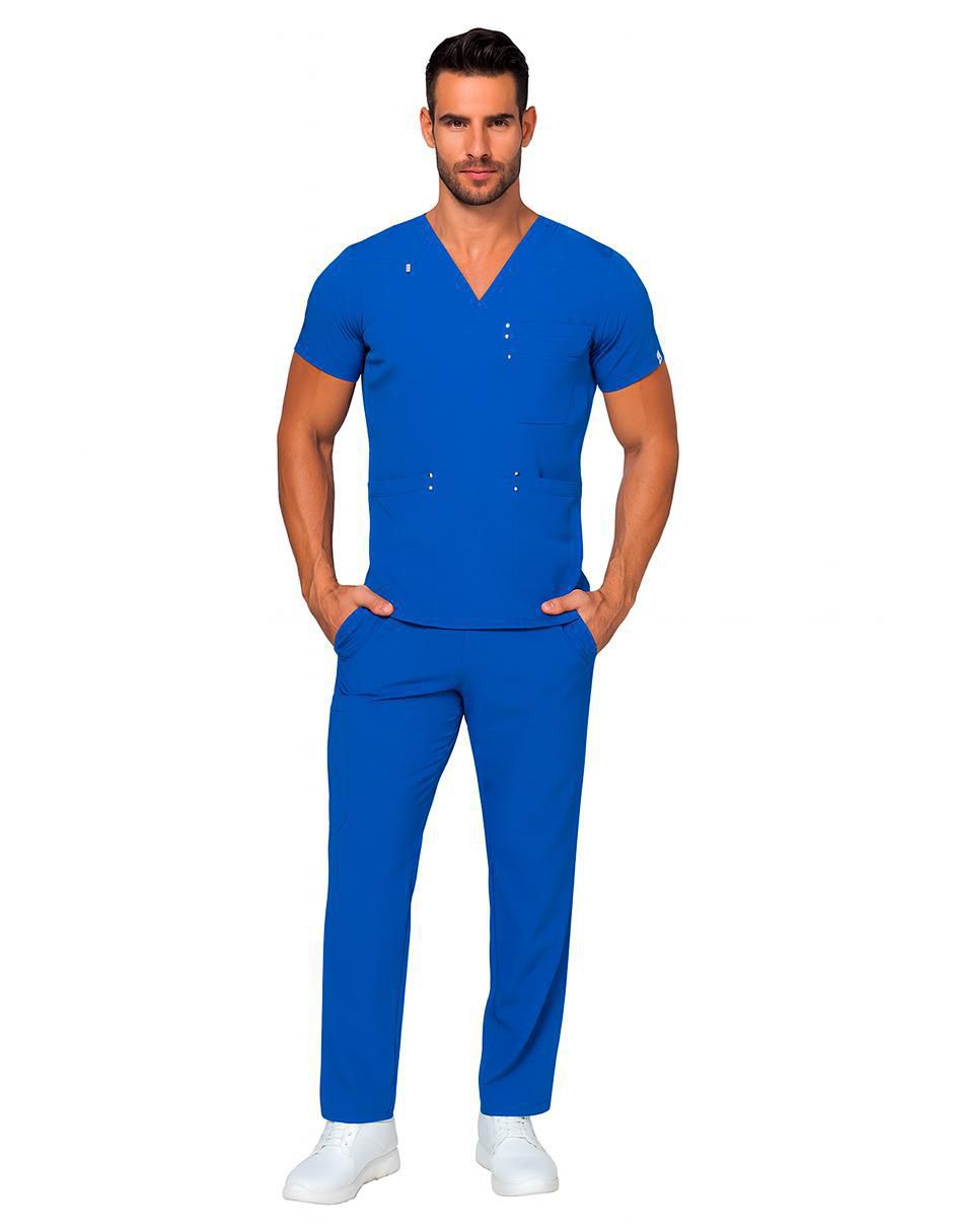 Uniforme estilo relajado para hombre